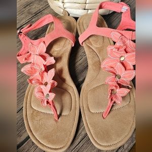 KOOLABURRA by UGG - Memory foam Sandals - Size 10